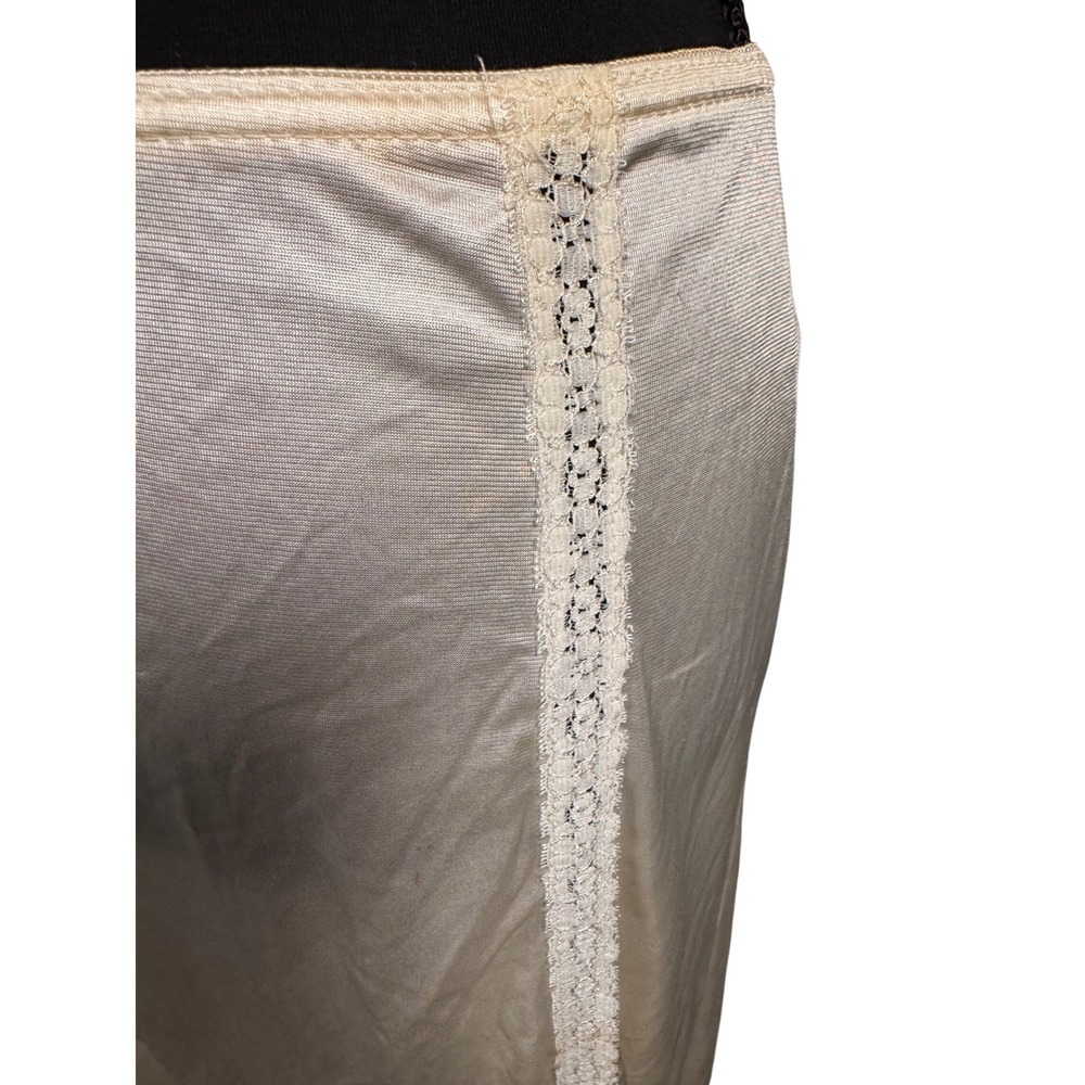 Vintage Interludes by Cira Cream Lace Ruffle Half Slip Nylon ILGWU Made in USA S